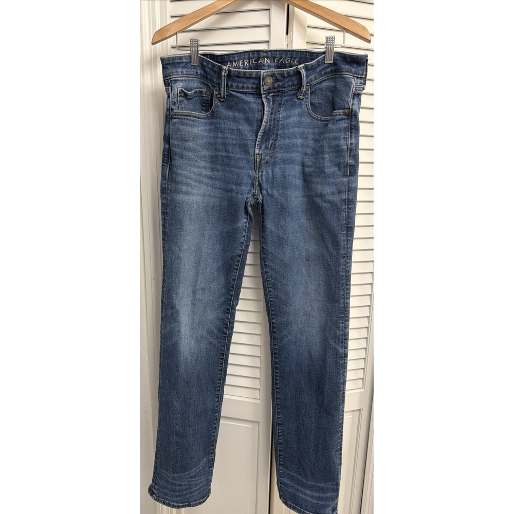 American Eagle Men's 34X34  Medium Wash Blue Denim Jeans Air flex +